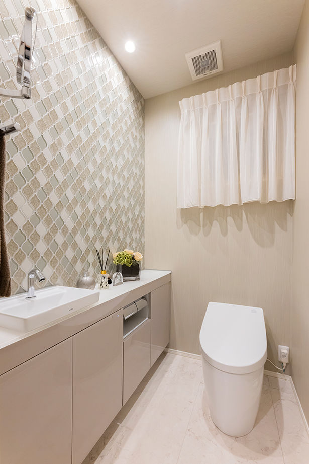 HOLIDAYS（ホリデイズ） 【愛知/ビルトインガレージ・2台可/間取り図】まるで３階建て！蔵収納の要望から発展させた中二階のある家の建築実例画像20