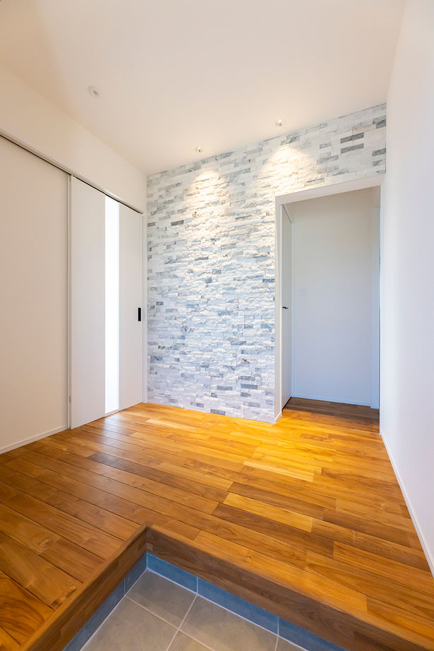 HOLIDAYS（ホリデイズ）  【1000万円台/30坪台/間取り図】土地から依頼。レッドシダーで天井を仕上げた、大きな吹き抜けのある家 の建築実例画像3