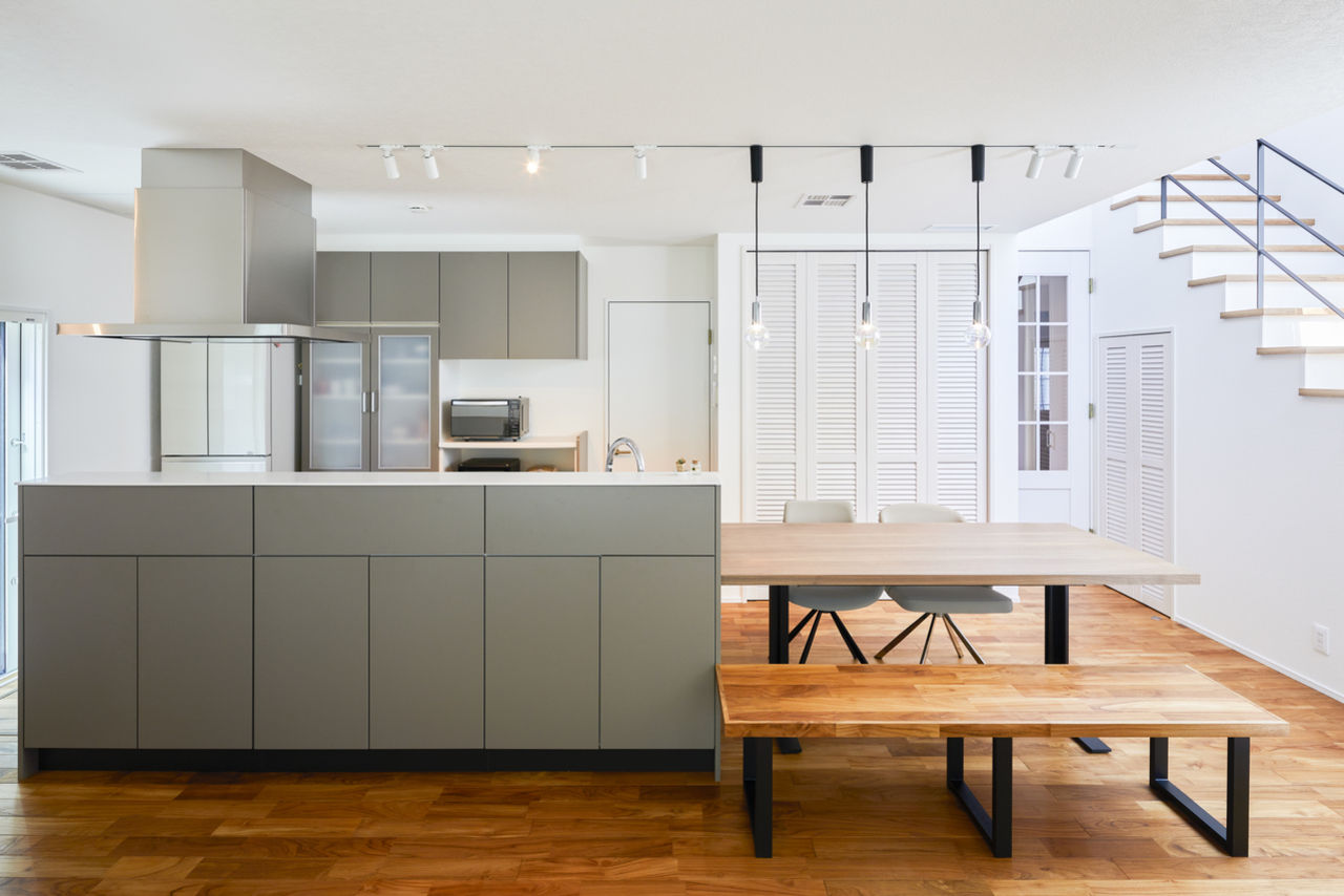 HOLIDAYS（ホリデイズ） 【豊田市×全館空調×吹き抜け】ガレージ倉庫、ルーフバルコニーで趣味を愉しむ家 の建築実例画像2