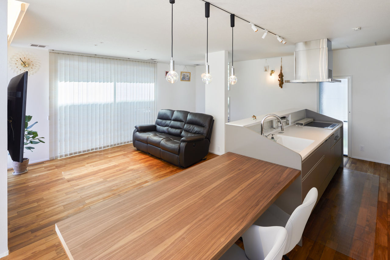 HOLIDAYS（ホリデイズ） 【豊田市×全館空調×吹き抜け】ガレージ倉庫、ルーフバルコニーで趣味を愉しむ家 の建築実例画像3