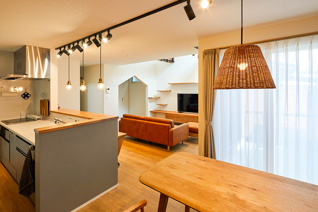 HOLIDAYS（ホリデイズ） 【全館空調/2000万円台】吹き抜けのキャットウォークがインテリアになるスパニッシュテイストの家の建築実例画像5