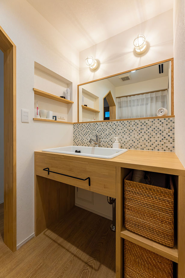 HOLIDAYS（ホリデイズ） 【全館空調/2000万円台】吹き抜けのキャットウォークがインテリアになるスパニッシュテイストの家の建築実例画像8