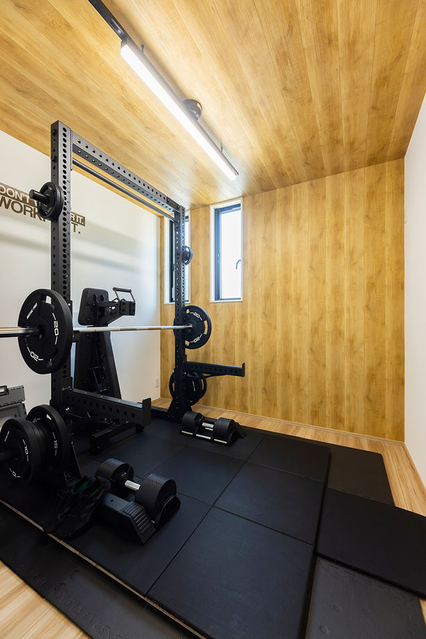 HOLIDAYS（ホリデイズ） 【2000万円台/趣味室】20代の夫婦が「土地＋建物」で依頼して建てた「シンプルな暮らしを愉しむ家」の建築実例画像8