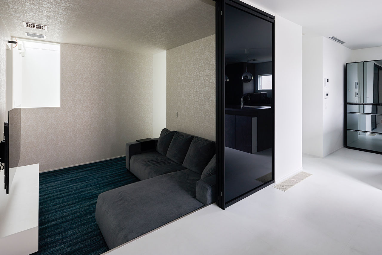 HOLIDAYS（ホリデイズ） 【豊田市/全館空調/ダウンフロアリビング/間取り図】モノトーンで仕上げた大人の暮らしを愉しむ家の建築実例画像3