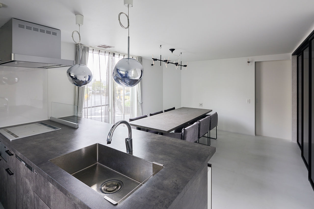 HOLIDAYS（ホリデイズ） 【豊田市/全館空調/ダウンフロアリビング/間取り図】モノトーンで仕上げた大人の暮らしを愉しむ家の建築実例画像4