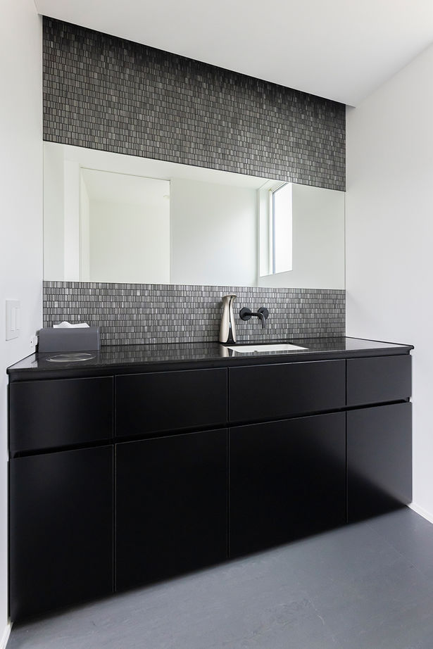 HOLIDAYS（ホリデイズ） 【豊田市/全館空調/ダウンフロアリビング/間取り図】モノトーンで仕上げた大人の暮らしを愉しむ家の建築実例画像9