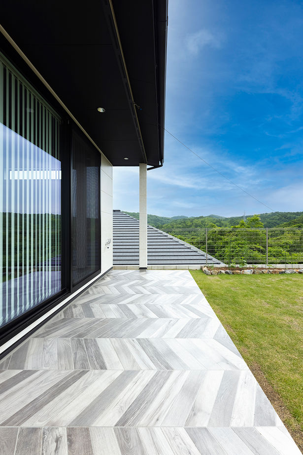 HOLIDAYS（ホリデイズ） 【平屋×全館空調×ZEH×20代】探してもらった見晴らしのよい土地に、全館空調を搭載した平屋を自由設計の建築実例画像9