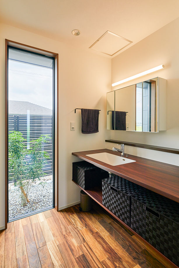 HOLIDAYS（ホリデイズ） 【平屋×リビング土間×薪ストーブ×ペット】田園風景を借景に心豊かに暮らす平屋ライフの建築実例画像9