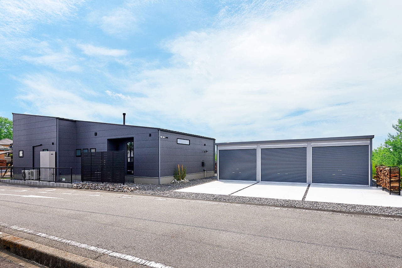 HOLIDAYS（ホリデイズ） 【平屋×リビング土間×薪ストーブ×ペット】田園風景を借景に心豊かに暮らす平屋ライフの建築実例画像10