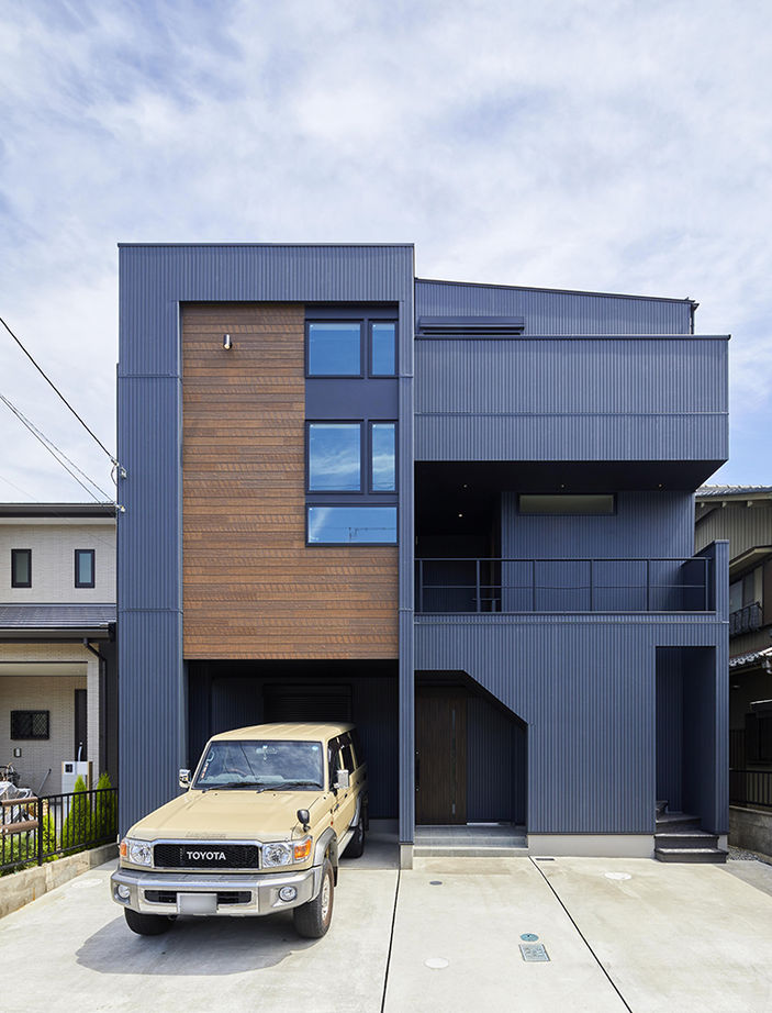 HOLIDAYS（ホリデイズ）  【愛知/3階建て/二世帯/ビルトインガレージ/間取り図】４世代、６人家族がハイセンスに暮らす３階建て の建築実例画像2