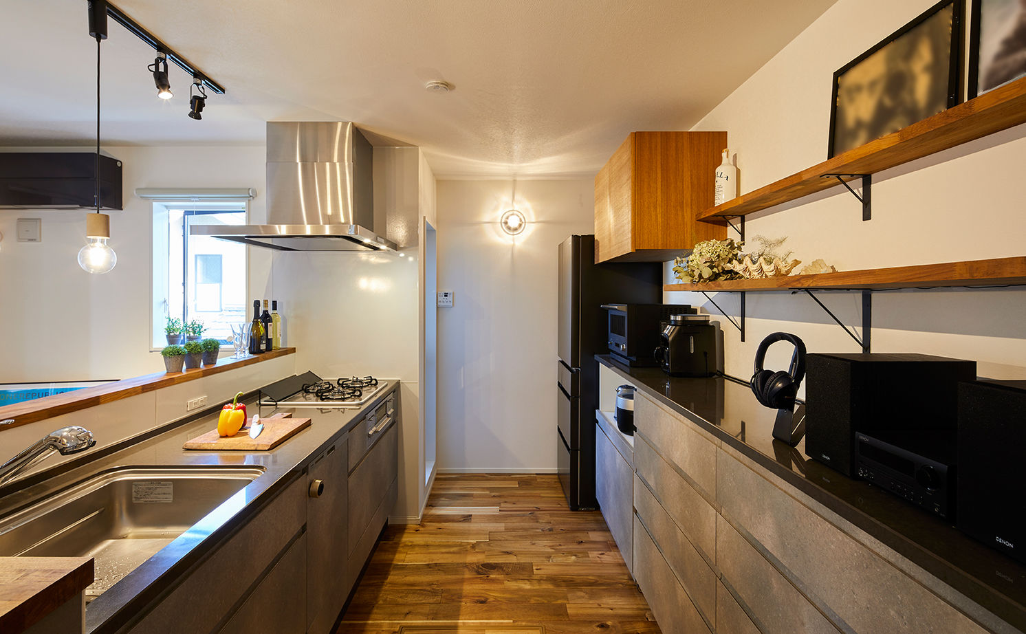 HOLIDAYS（ホリデイズ）  【愛知/3階建て/二世帯/ビルトインガレージ/間取り図】４世代、６人家族がハイセンスに暮らす３階建て の建築実例画像5