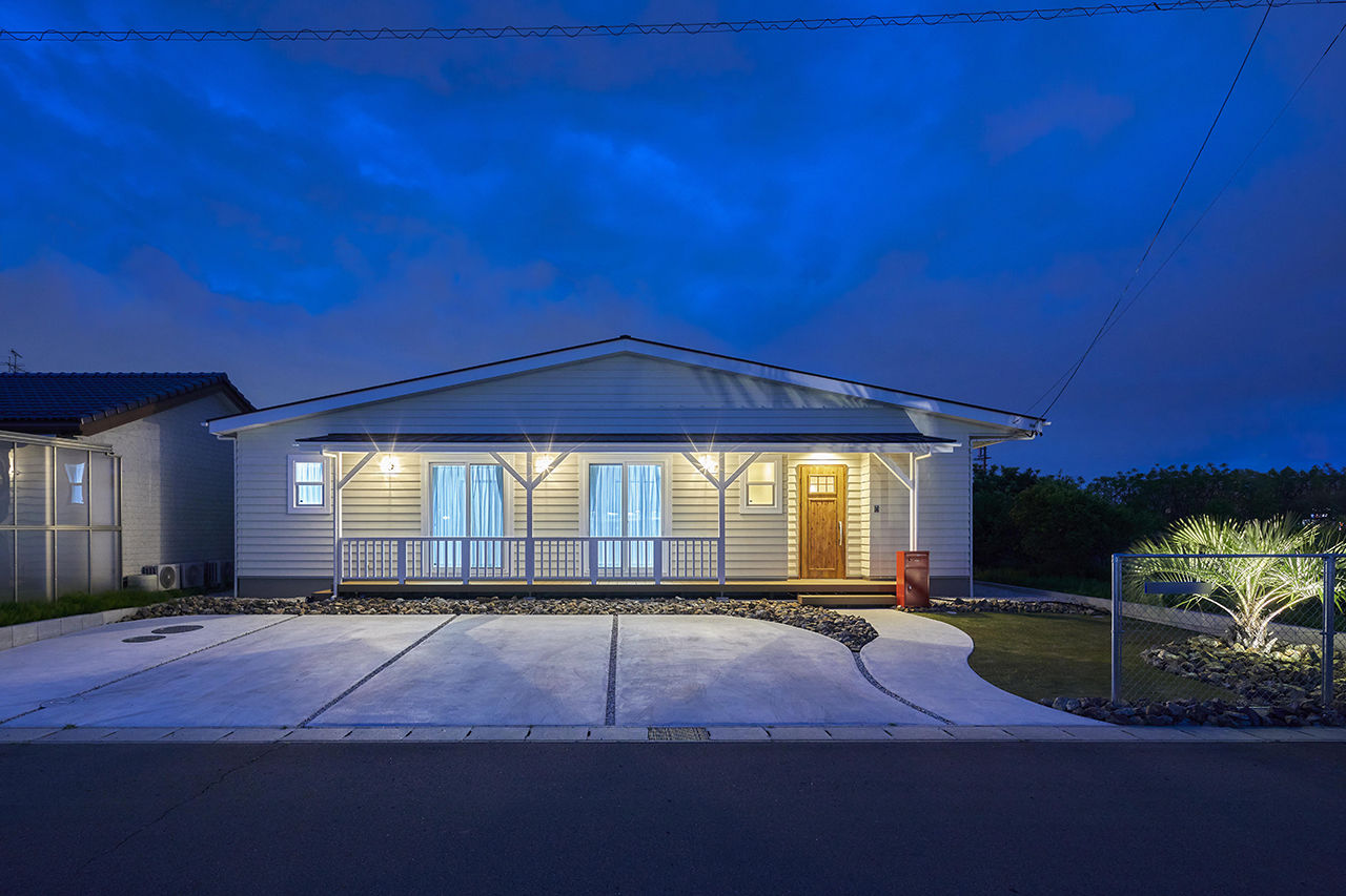 HOLIDAYS（ホリデイズ） 【平屋/全館空調/間取り図】ずっと快適で安全に。20代で建てた平屋は、趣味を満喫するサーファーズスタイルの建築実例画像10