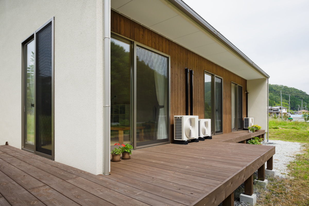 イチマルホーム 【平屋】豊かな自然の中に建つスタイリッシュなガレージ付きの家／岡山の建築実例画像3