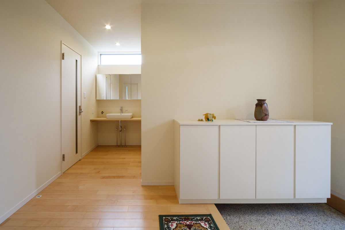 イチマルホーム 【平屋】豊かな自然の中に建つスタイリッシュなガレージ付きの家／岡山の建築実例画像9