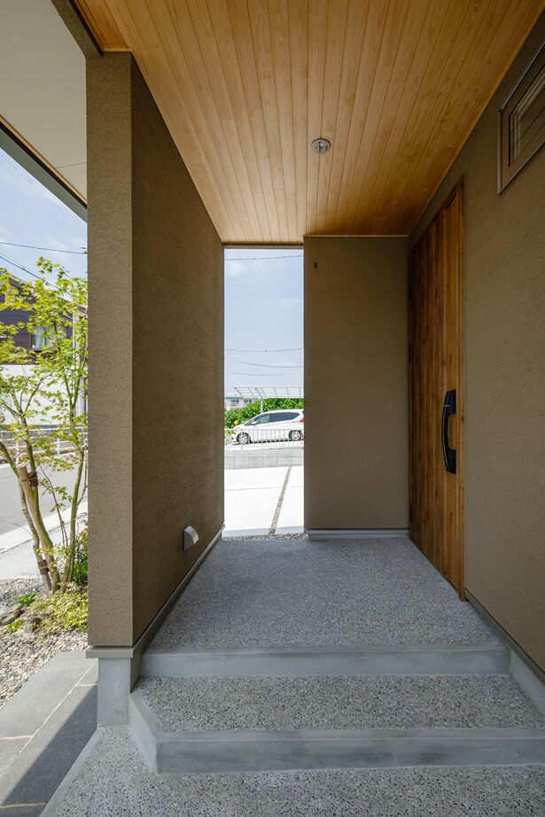 イチマルホーム 【36.5坪／間取り図有】こだわり造作家具と収納力のある和モダンの家の建築実例画像2