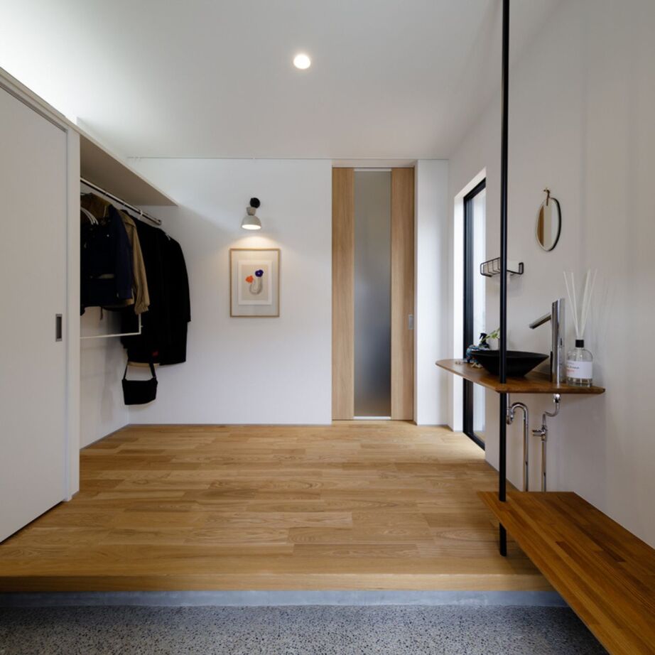 イチマルホーム 【2000万円台】光と風に溢れた中庭を囲むコの字型の家の建築実例画像2