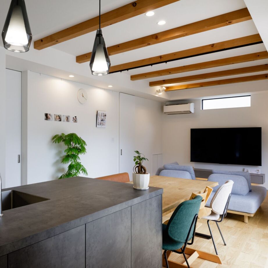 イチマルホーム 【2000万円台】光と風に溢れた中庭を囲むコの字型の家の建築実例画像4