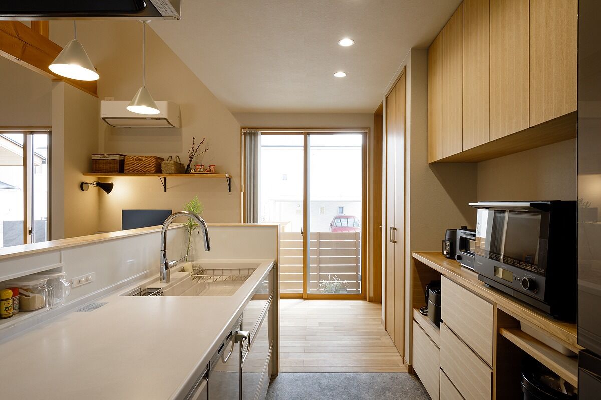 イチマルホーム 【2050万円／31坪／間取り図有／平屋/中庭/コの字】木の温かみが感じられる和モダンの平屋の建築実例画像3