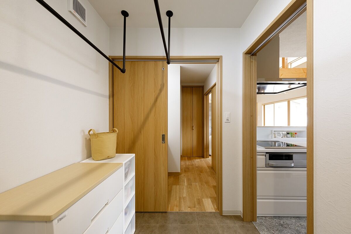 イチマルホーム 【2050万円／31坪／間取り図有／平屋/中庭/コの字】木の温かみが感じられる和モダンの平屋の建築実例画像7