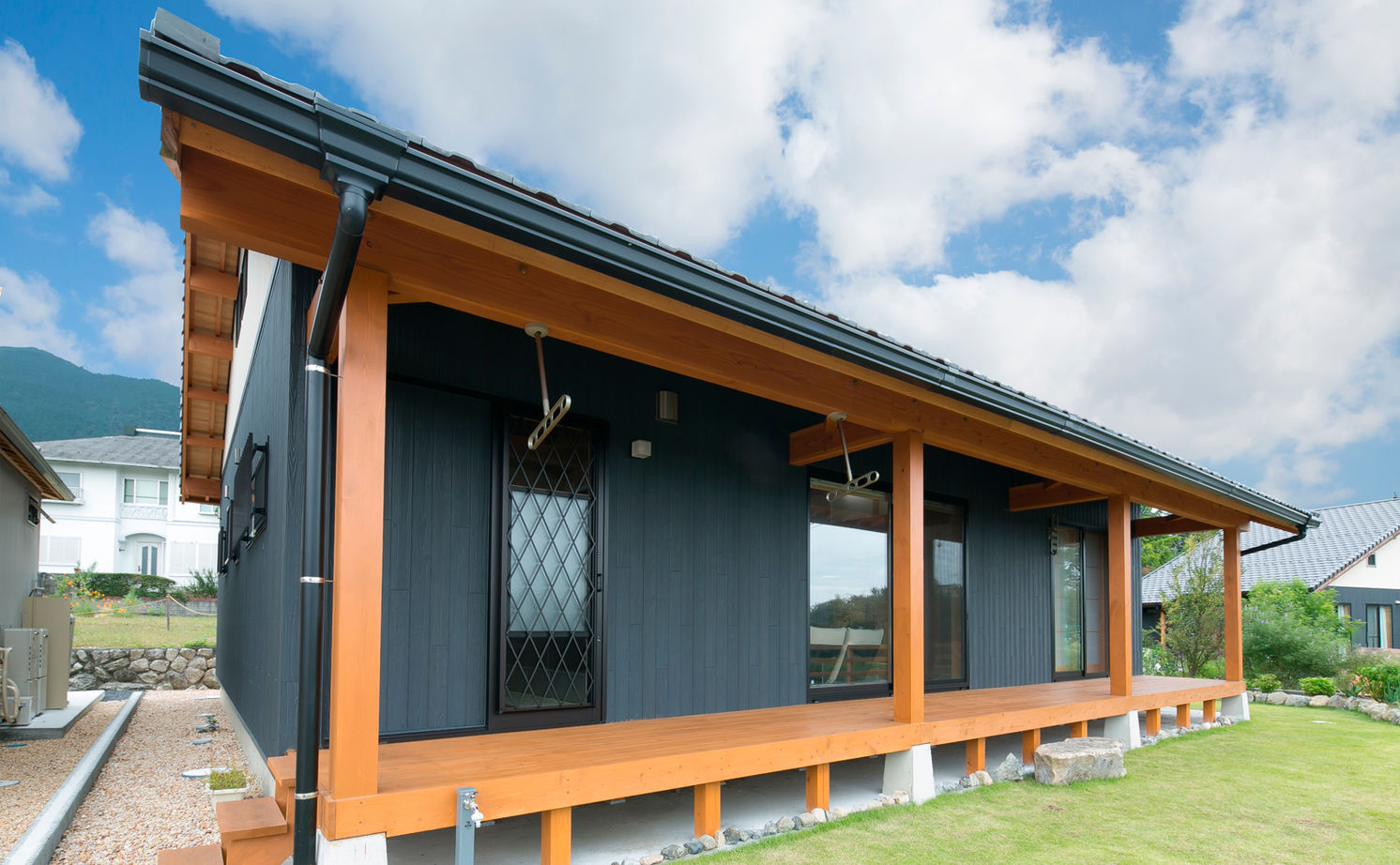 大喜工務店 【滋賀県/2000万円台/平屋/間取り有】長期自然乾燥した一尺角の大黒柱が支える和モダンデザインの平屋建ての建築実例画像17