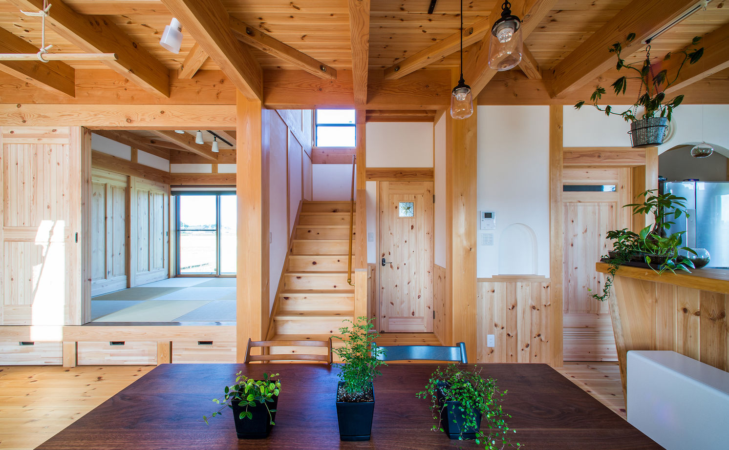 大喜工務店 【滋賀県/2000万円台/間取り有】天井まで7ｍもの大空間リビングで子どもの感性が育つ、木のおしゃれな家の建築実例画像5