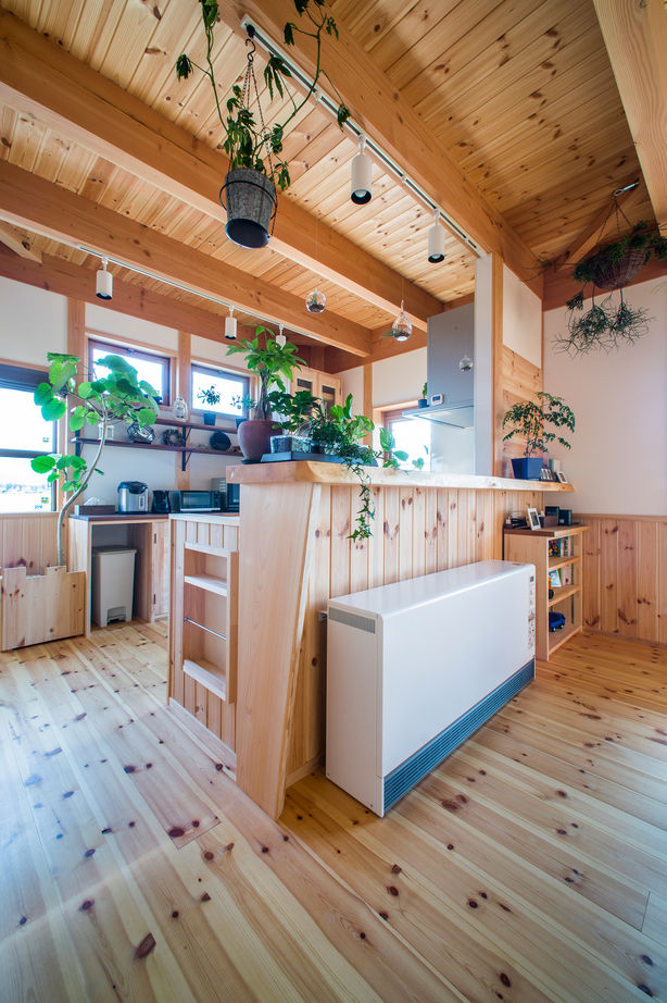 大喜工務店 【滋賀県/2000万円台/間取り有】天井まで7ｍもの大空間リビングで子どもの感性が育つ、木のおしゃれな家の建築実例画像8