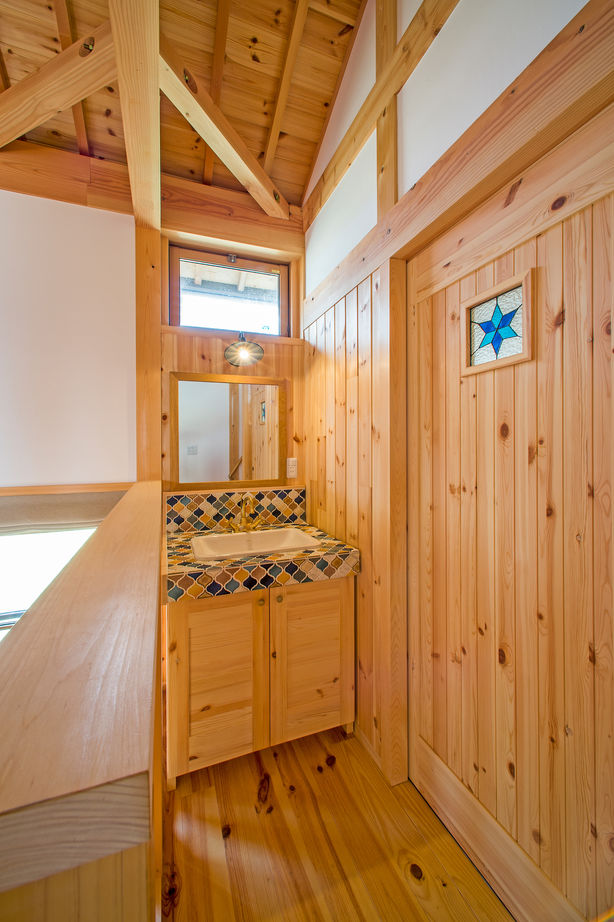 大喜工務店 【滋賀県/2000万円台/間取り有】天井まで7ｍもの大空間リビングで子どもの感性が育つ、木のおしゃれな家の建築実例画像11