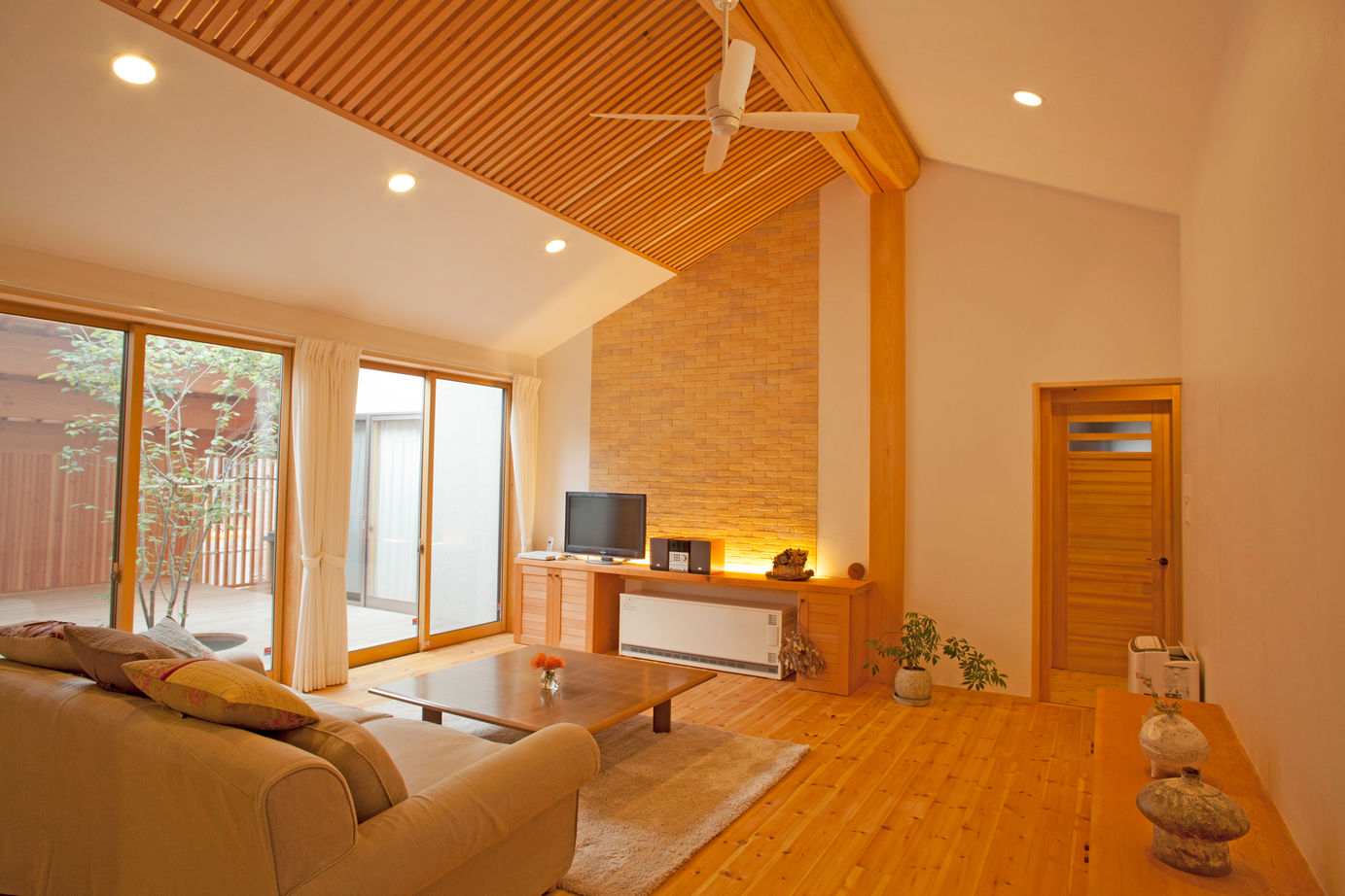 大喜工務店 【滋賀県/2000万円台/平屋/ビルトインガレージ/間取り】老後二人暮らしに考慮した間取りで自然素材豊かな家の建築実例画像3