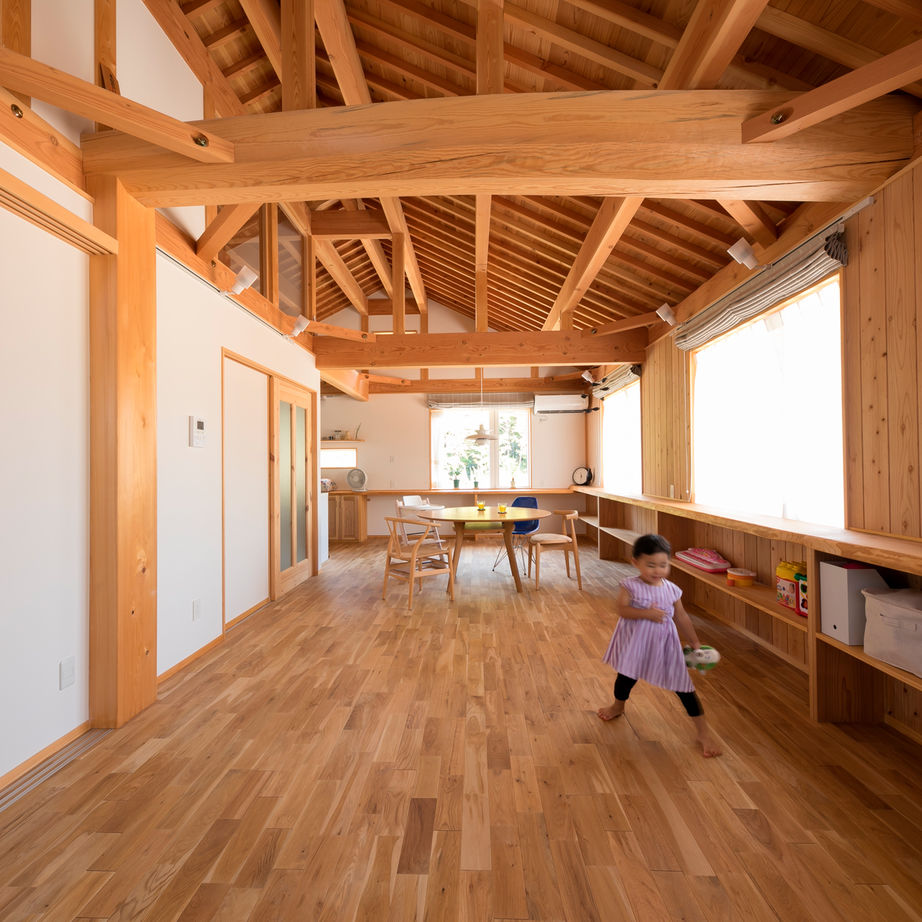 大喜工務店 【2000万円台/耐震/自然素材/間取り】建築のプロ夫婦が選んだのは長期自然乾燥した無垢材で建てる家の建築実例画像1