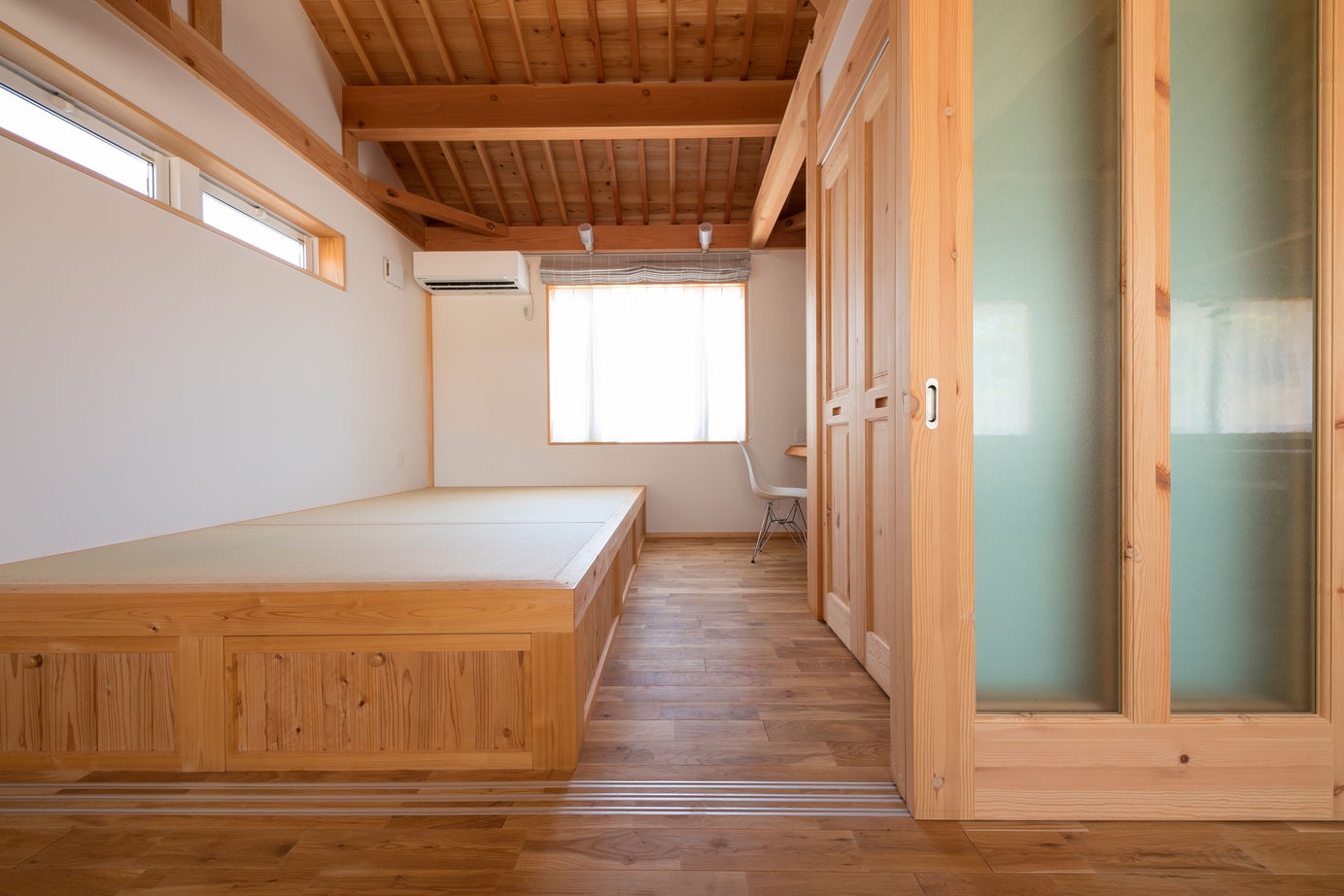 大喜工務店 【2000万円台/耐震/自然素材/間取り】建築のプロ夫婦が選んだのは長期自然乾燥した無垢材で建てる家の建築実例画像4