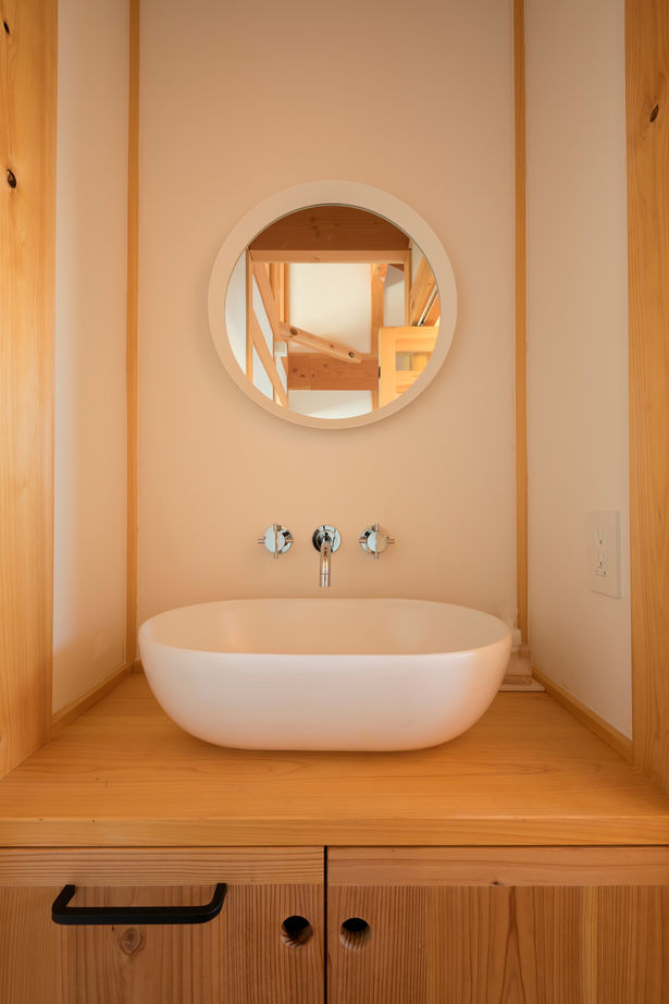 大喜工務店 【2000万円台/耐震/自然素材/間取り】建築のプロ夫婦が選んだのは長期自然乾燥した無垢材で建てる家の建築実例画像8