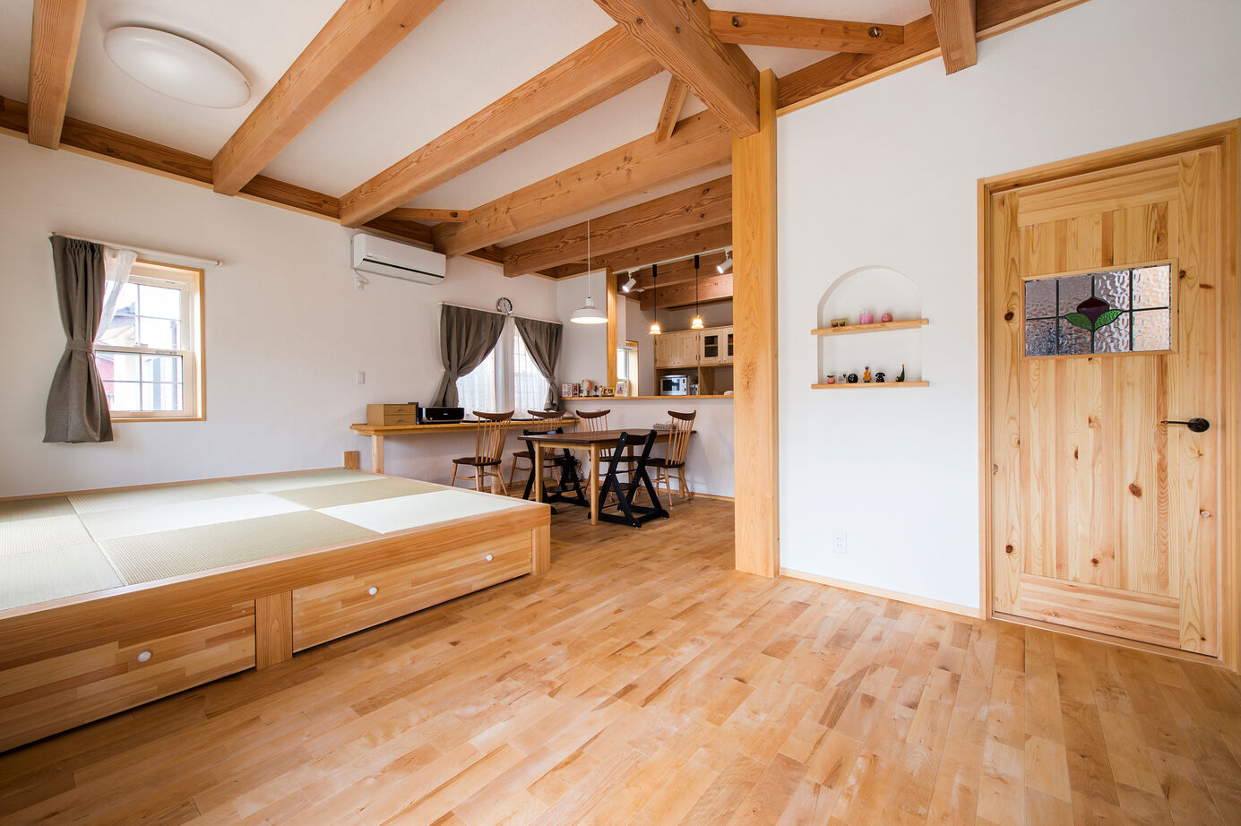 大喜工務店 【滋賀県/2000万円台/間取り】沢山の実例を見て決意！樹齢100年を超える無垢材の木の香りに癒される家の建築実例画像2