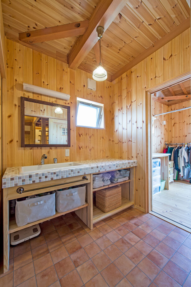 大喜工務店 【滋賀県/2000万円台/間取り】沢山の実例を見て決意！樹齢100年を超える無垢材の木の香りに癒される家の建築実例画像6