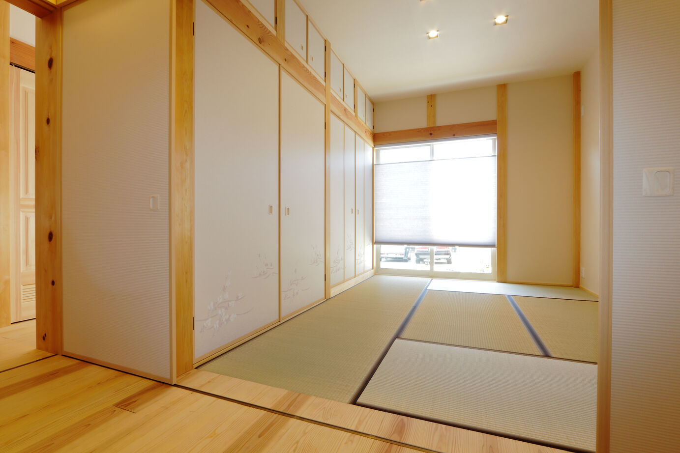 大喜工務店 【滋賀県／2000万円台／自然乾燥無垢材／造り付け本棚】住宅密集地の細長い敷地でも明るく伸びやかな家の建築実例画像6