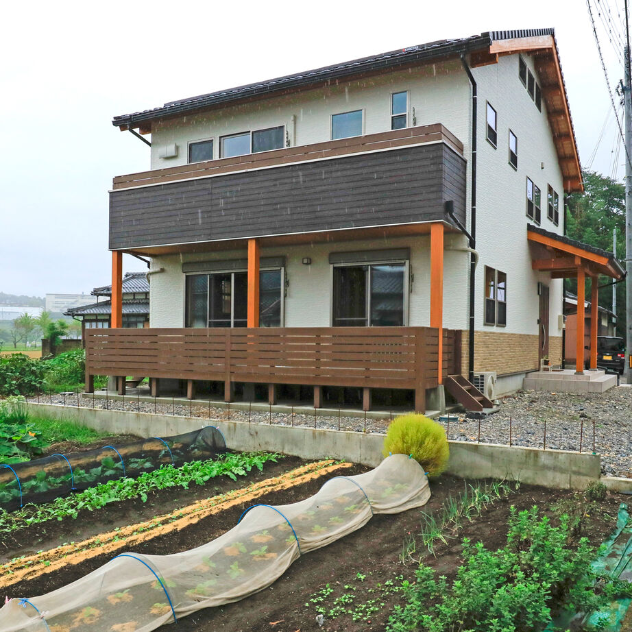 大喜工務店 【滋賀県／自然乾燥無垢材／造作書斎／間取り図あり】30畳超大空間をがっしり支える9寸角＋8寸角の大黒柱の建築実例画像10