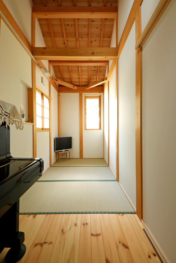 大喜工務店 【京都市／吹き抜け／自然乾燥無垢材／造作】至る所に造作を取り入れた和の意匠と木の美しさが融合した家の建築実例画像5