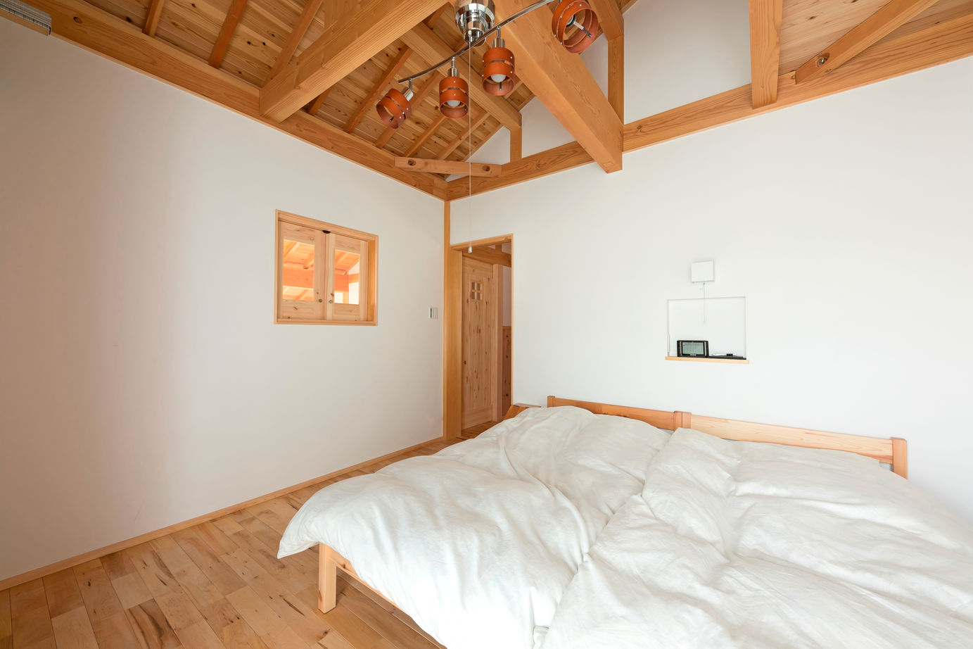 大喜工務店 【京都市／吹き抜け／自然乾燥無垢材／造作】至る所に造作を取り入れた和の意匠と木の美しさが融合した家の建築実例画像9