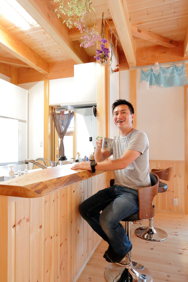 大喜工務店 【甲賀市／自然乾燥無垢材／2000万円台】ウッドデッキとつながる28畳超の大空間LDKで開放感たっぷり！の建築実例画像9