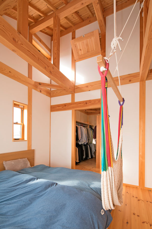 大喜工務店 【野洲市／自然乾燥無垢材／造作家具／2000万円台】職人技が光る造作家具と自然素材を贅沢に使用した家の建築実例画像5