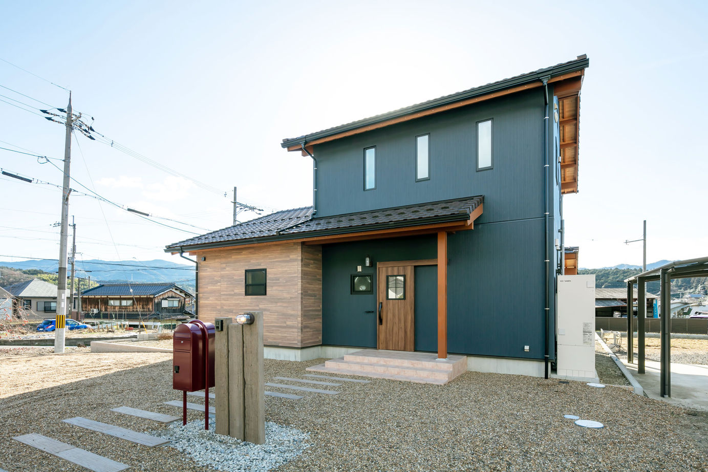 大喜工務店 【京都府／2000万円台／間取り有】子どもがなめても大丈夫。極太のムク材など自然素材だけを使った家の建築実例画像2