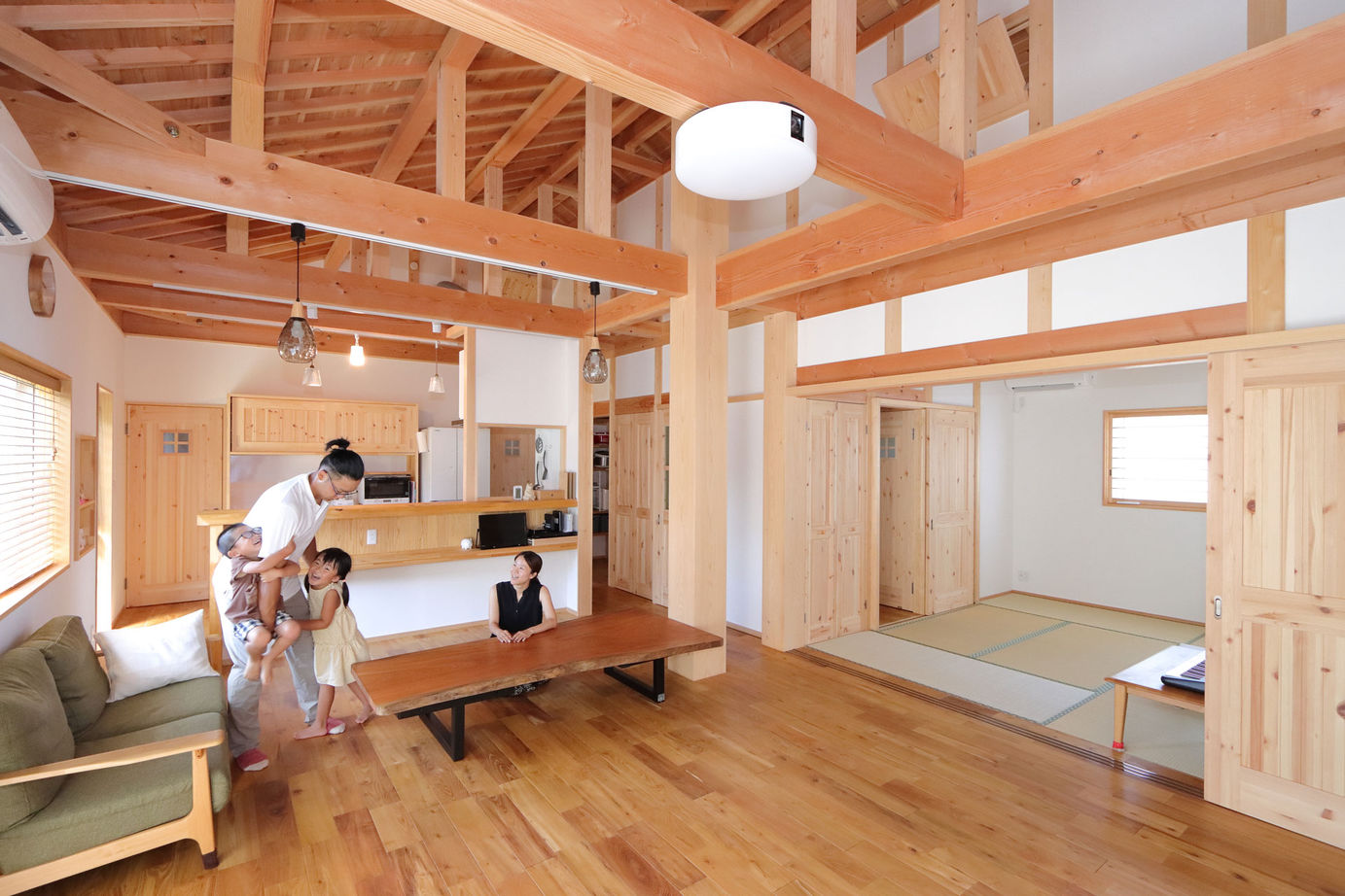 大喜工務店 【滋賀県／平屋／間取り図有】子どもからヒノキの香りがするほど、良質なヒノキ材に包まれた平屋の建築実例画像2