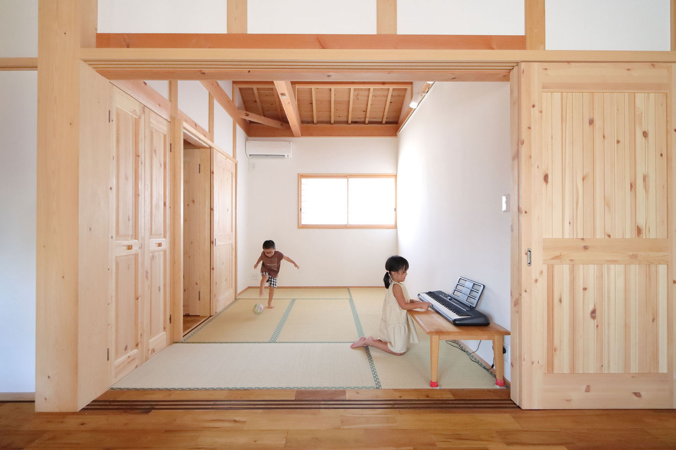 大喜工務店 【滋賀県／平屋／間取り図有】子どもからヒノキの香りがするほど、良質なヒノキ材に包まれた平屋の建築実例画像6