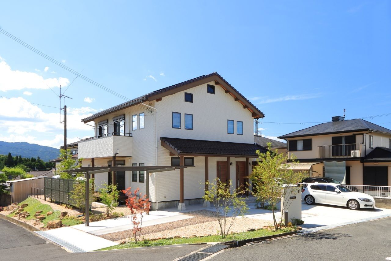 大喜工務店 【滋賀県/2階建て】快適に暮らせる工夫が豊富。ほどよい距離感が心地いい木の二世帯住宅の建築実例画像2