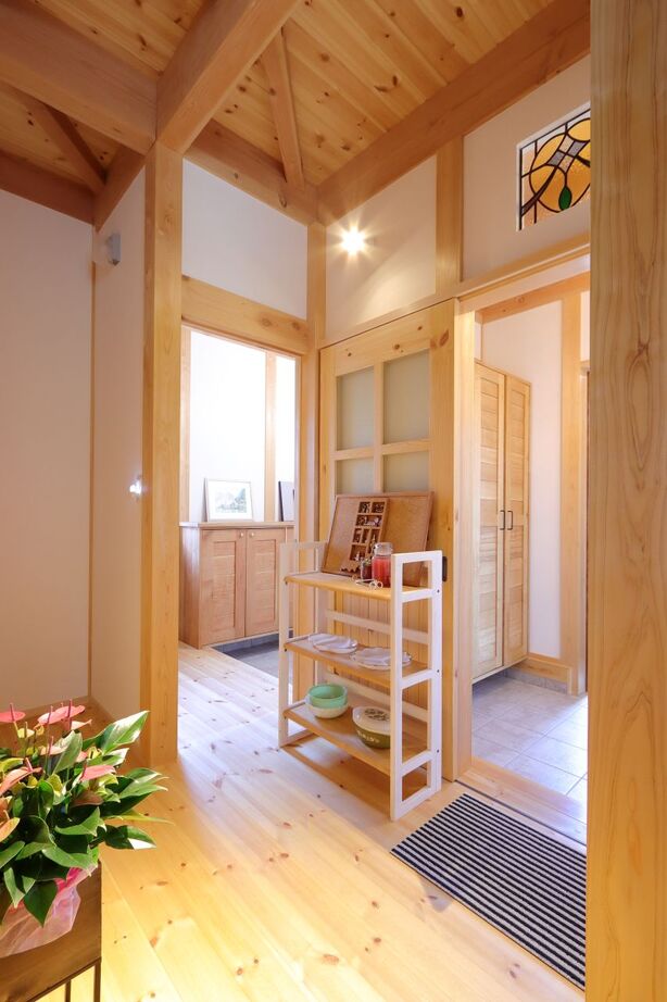 大喜工務店 【滋賀県/2階建て】快適に暮らせる工夫が豊富。ほどよい距離感が心地いい木の二世帯住宅の建築実例画像10