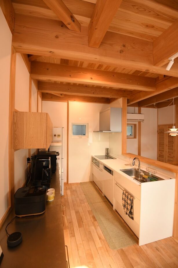 大喜工務店 【大阪府/2階建て】縦横につながる大空間でのびのびと。長期自然乾燥した一尺角の大黒柱と共にの建築実例画像4