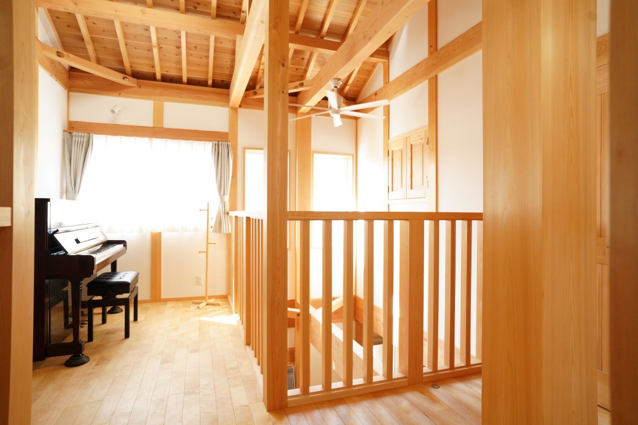 大喜工務店 【大阪府/2階建て】縦横につながる大空間でのびのびと。長期自然乾燥した一尺角の大黒柱と共にの建築実例画像7