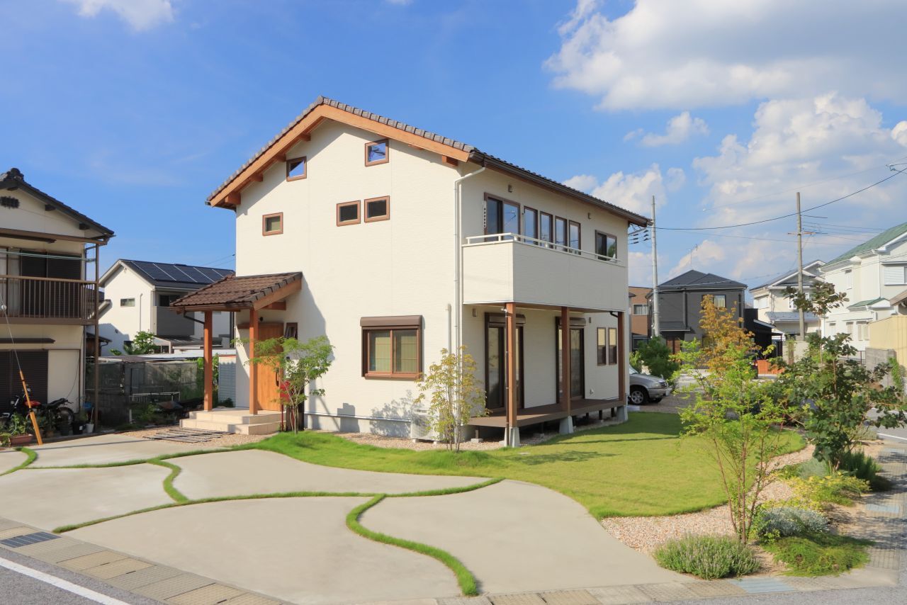 大喜工務店 【滋賀県/2階建て】一尺角(30センチ角）のケヤキの大黒柱が見守る、住むほどに愛着が増す家の建築実例画像2