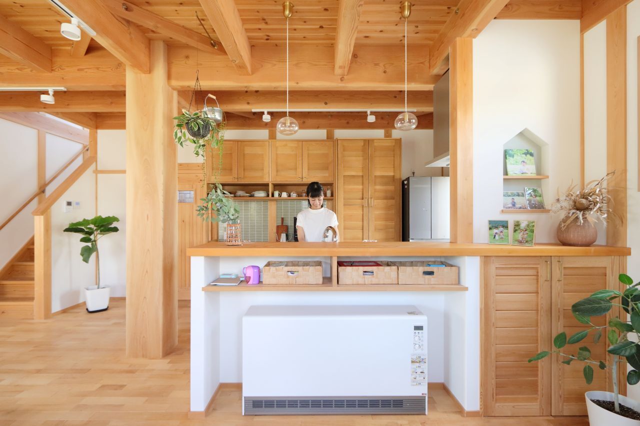 大喜工務店 【滋賀県/2階建て】一尺角(30センチ角）のケヤキの大黒柱が見守る、住むほどに愛着が増す家の建築実例画像4