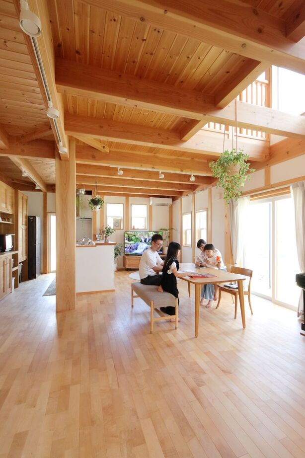 大喜工務店 【滋賀県/2階建て】一尺角(30センチ角）のケヤキの大黒柱が見守る、住むほどに愛着が増す家の建築実例画像6