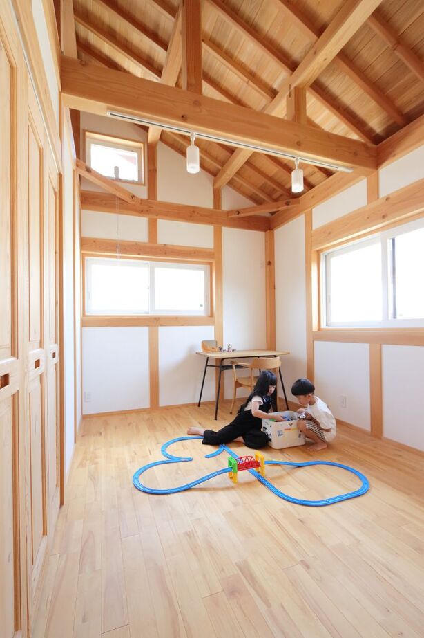 大喜工務店 【滋賀県/2階建て】一尺角(30センチ角）のケヤキの大黒柱が見守る、住むほどに愛着が増す家の建築実例画像8